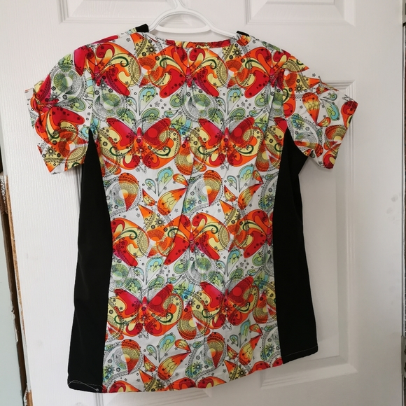 Scrub top - Picture 2 of 3